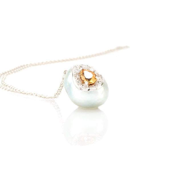 Pendentif Larme, or balnc, perle baroque, diamants et saphir orange 2