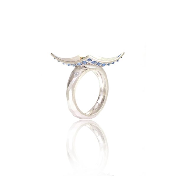Bague Nymphéa Bleue, or grenat et saphirs 8