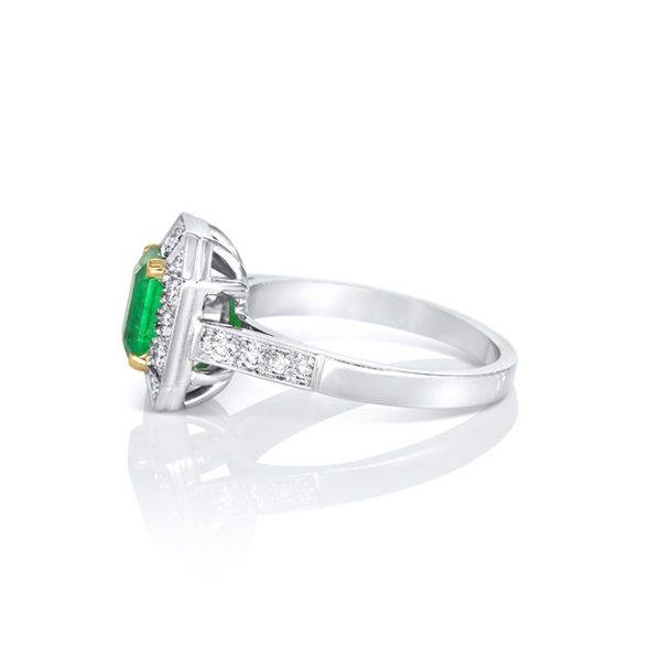 bague or blanc, diamants et émeraude 6