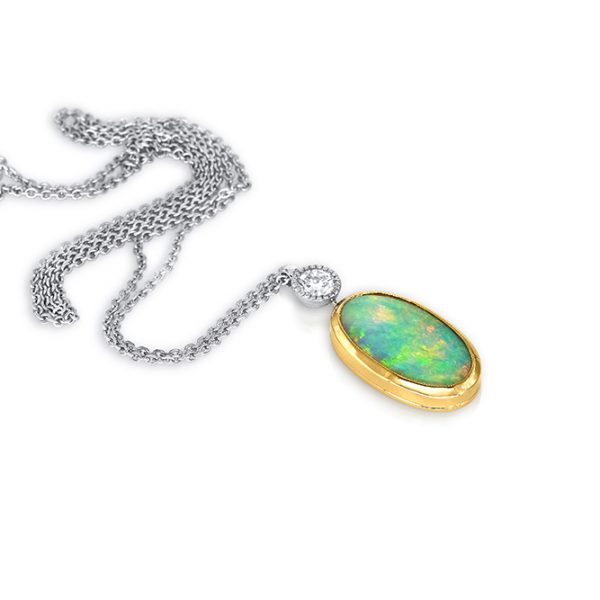Pendentif or jaune, Opale et diamant 3