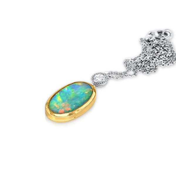 Pendentif or jaune, Opale et diamant 2