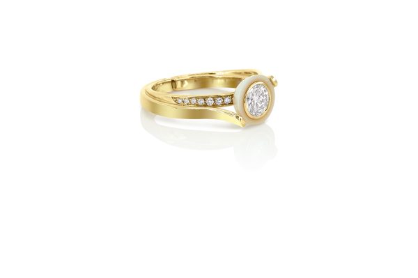 solitaire Ruban croisé en or jaune et perle blanche 4